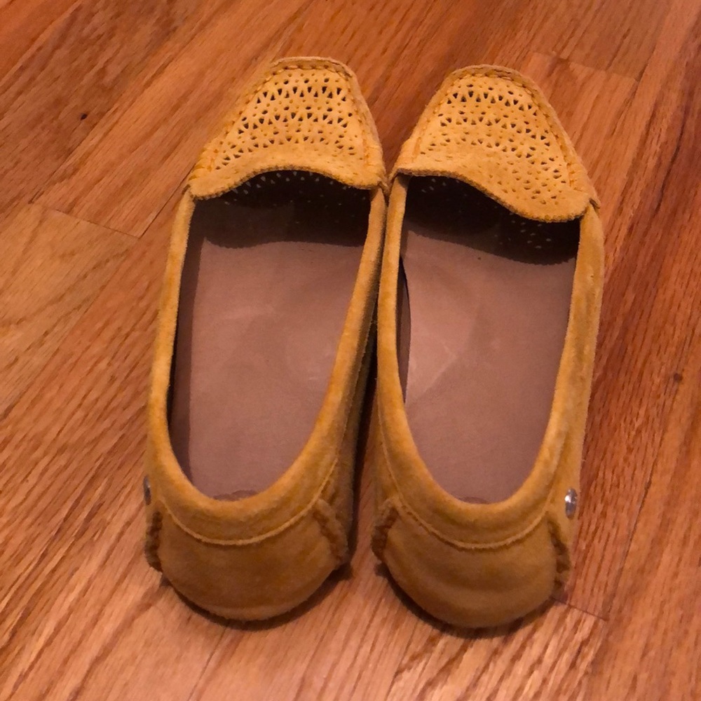 Size 6 Ugg Loafers - Picture 2 of 3